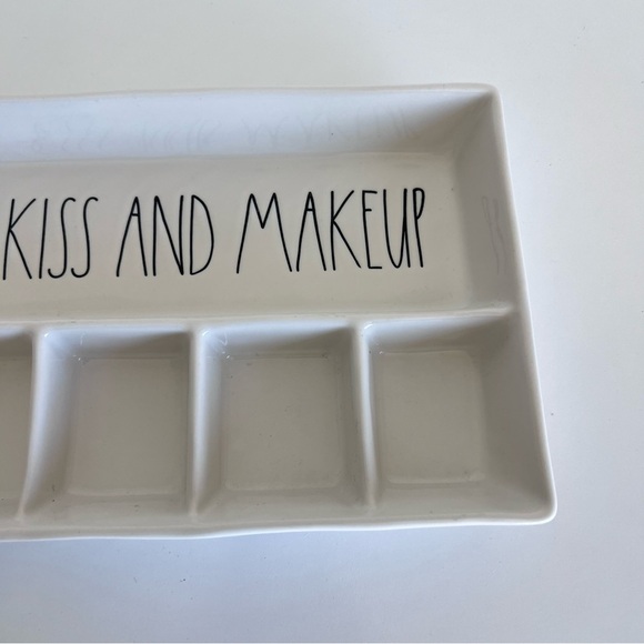 Rae Dunn Farmhouse 5 Part Divided Kiss and Makeup Tray - Picture 3 of 8